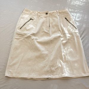 Skirt by Eddie Bauer size 10 with Pockets light Kakki